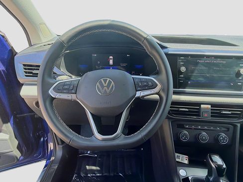 Used 2022 Volkswagen Taos SE image 10