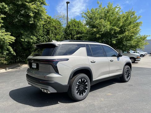 New 2026 Chevrolet Traverse Z71 w/ Enhanced Driving Package AWD/4WD image 9