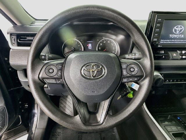 Used 2020 Toyota RAV4 LE FWD image 11
