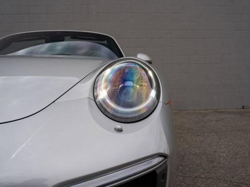 Certified 2018 Porsche 911 Targa 4 GTS AWD/4WD image 11