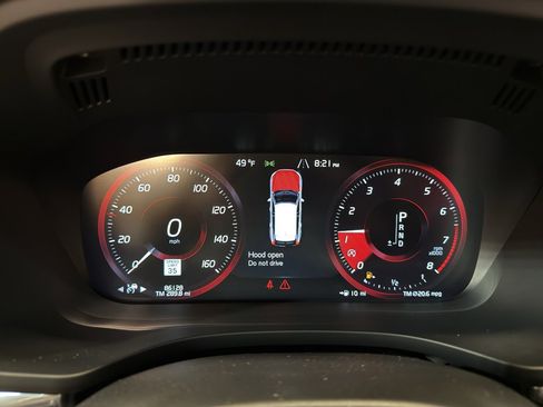 Used 2018 Volvo XC60 T5 Inscription w/ Convenience Package image 16