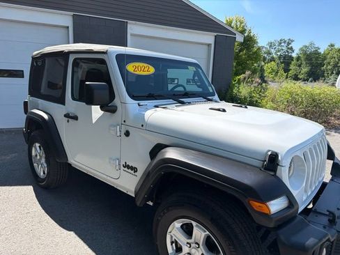 Used 2022 Jeep Wrangler Sport AWD/4WD image 6