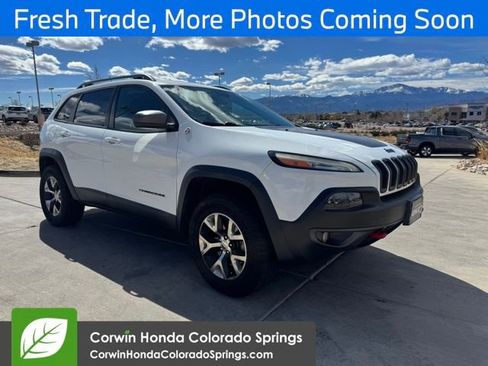 Used 2014 Jeep Cherokee Trailhawk w/ Leather Interior Group image 2