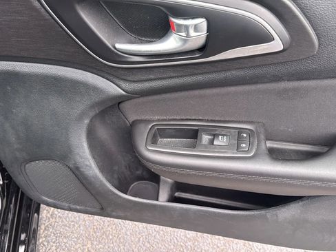 Used 2016 Chrysler 200 Limited w/ Comfort Group image 27
