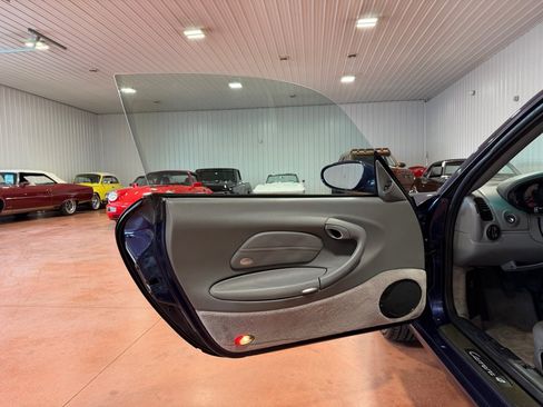 Used 2001 Porsche 911 Carrera 4 image 15