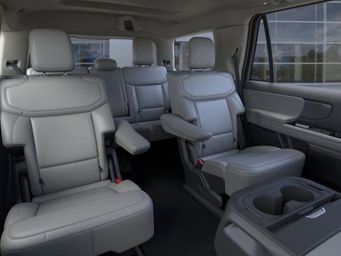 New 2026 Ford Expedition Active RWD image 11