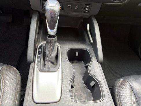 Used 2023 Nissan Frontier SV w/ SV Premium Package image 14