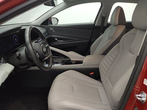 Used 2025 Hyundai Elantra Limited FWD image 17