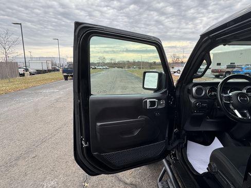 Used 2022 Jeep Wrangler Unlimited Rubicon 4xe w/ Cold Weather Group image 23