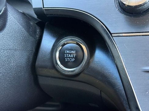 Used 2017 Toyota Avalon XLE Premium FWD image 32