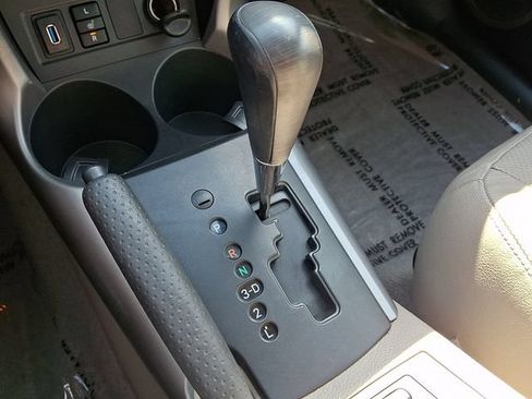 Used 2008 Toyota RAV4 Limited AWD/4WD image 15