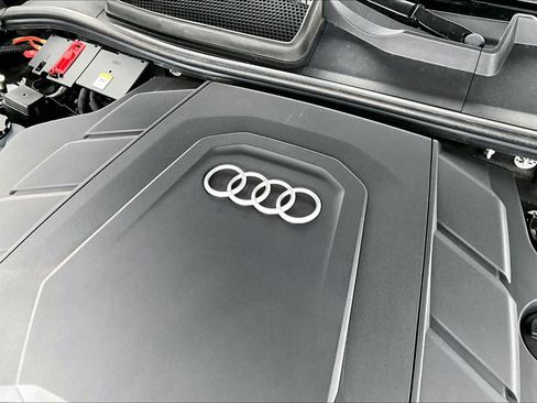 Used 2023 Audi Q8 Premium w/ Black Optic Package image 33