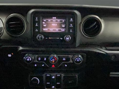 Used 2020 Jeep Gladiator Sport w/ Quick Order Package 24S AWD/4WD image 12
