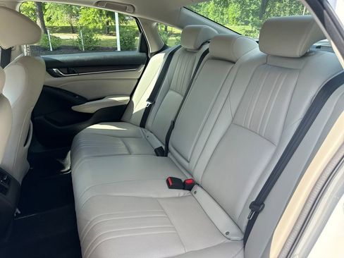 Used 2018 Honda Accord Touring image 31