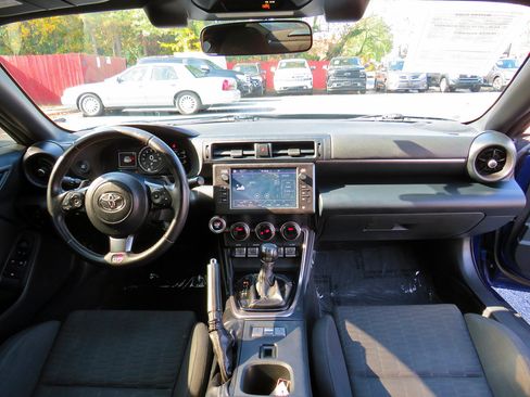 Used 2023 Toyota GR86 image 17