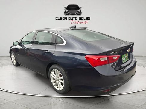 Used 2017 Chevrolet Malibu LT FWD image 4