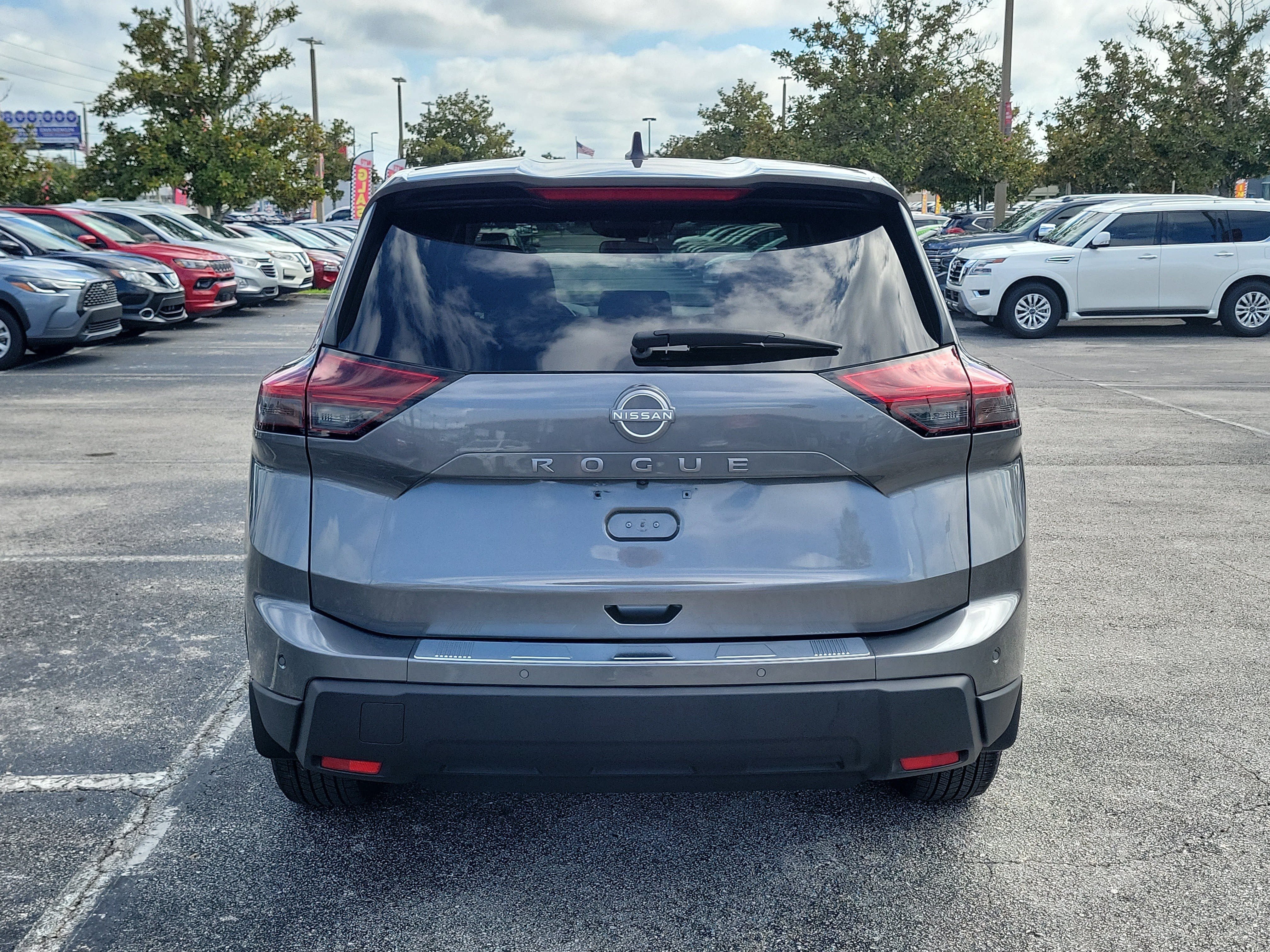 Certified 2024 Nissan Rogue S FWD image 5