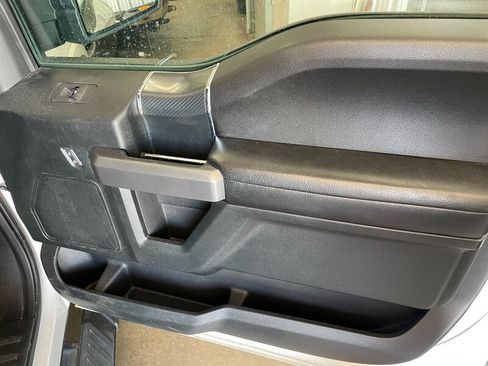 Used 2019 Ford F150 XLT w/ Equipment Group 302A Luxury AWD/4WD image 21