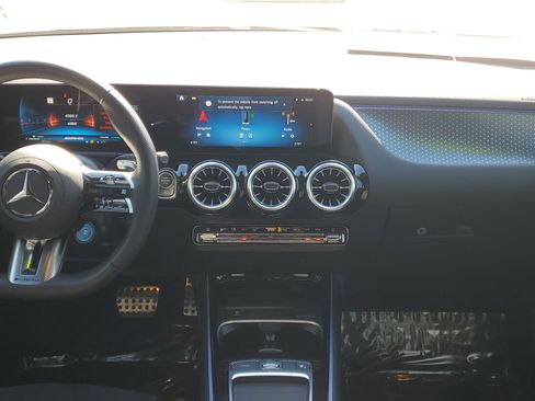 Used 2025 Mercedes-Benz GLA 35 AMG 4MATIC image 23