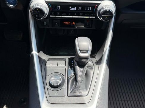 Used 2021 Toyota RAV4 XSE AWD/4WD image 9
