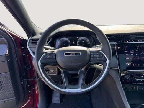 New 2025 Jeep Grand Cherokee Altitude AWD/4WD image 12