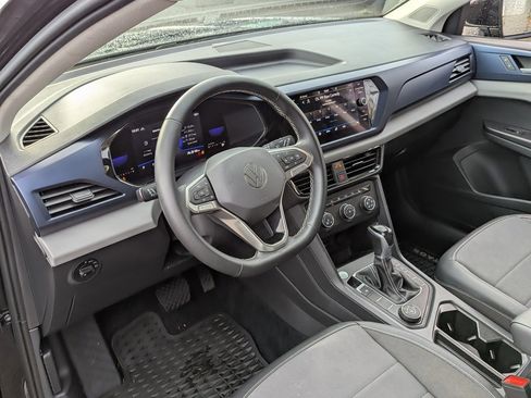 Used 2022 Volkswagen Taos SE image 12