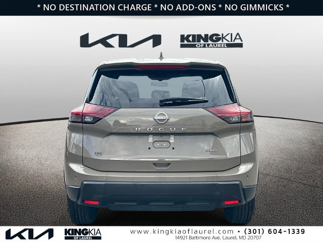 Used 2025 Nissan Rogue SV AWD/4WD image 24