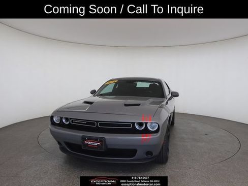 Used 2018 Dodge Challenger SXT RWD image 32