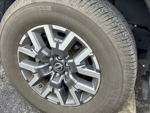 Used 2024 Nissan Frontier SL w/ Technology Package image 7