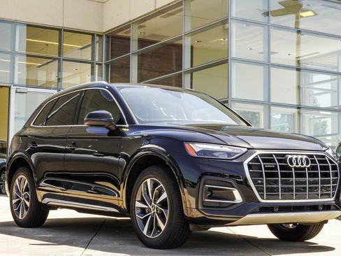 Used 2021 Audi Q5 2.0T Premium w/ Convenience Package AWD/4WD image 4