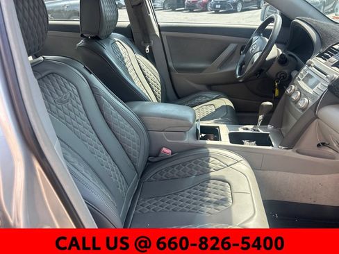 Used 2010 Toyota Camry LE FWD image 7