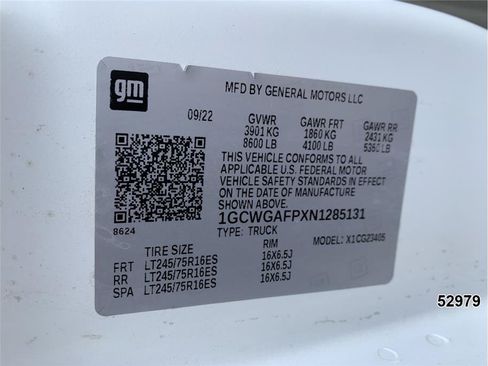Used 2022 Chevrolet Express 2500 w/ Driver Convenience Package RWD image 18