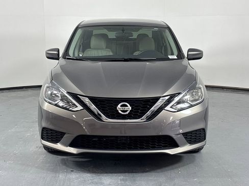 Used 2016 Nissan Sentra SV image 2