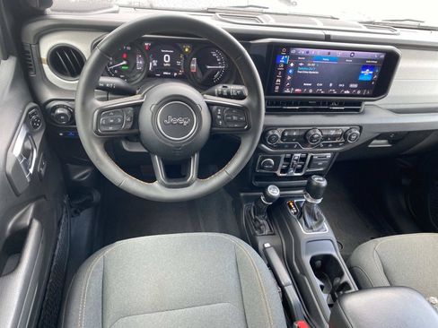 Used 2024 Jeep Wrangler Unlimited w/ Convenience Group AWD/4WD image 17