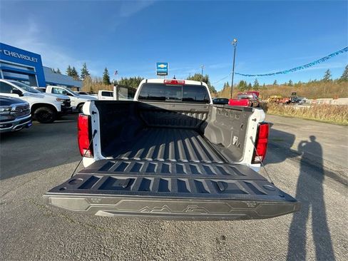 Certified 2024 Chevrolet Colorado ZR2 w/ ZR2 Convenience Package III image 26