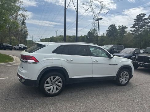 Used 2021 Volkswagen Atlas Cross Sport SE image 5