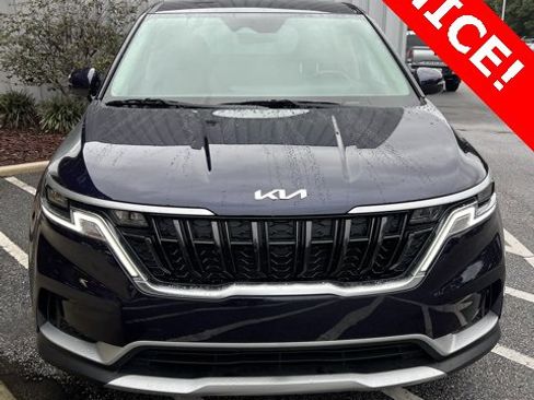 Used 2022 Kia Carnival LX image 4