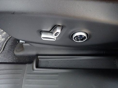 New 2026 Chrysler Pacifica Pinnacle image 28