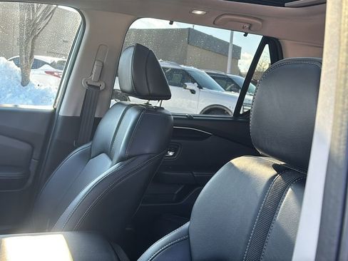 Certified 2024 Honda Pilot Touring image 25
