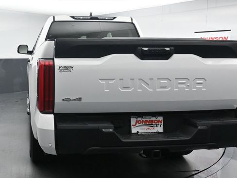Used 2023 Toyota Tundra SR5 w/ SR5 Convenience Package AWD/4WD image 7