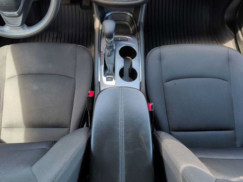 Used 2022 Chevrolet Malibu LT FWD image 21