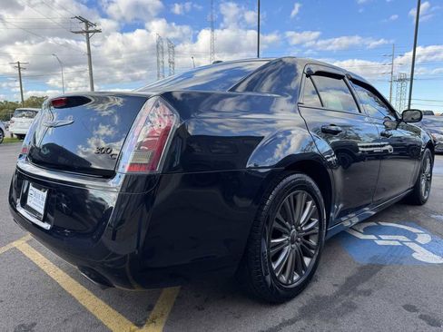 Used 2014 Chrysler 300 C image 5