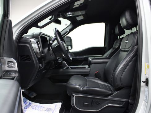 Used 2025 Ford F250 Platinum image 12