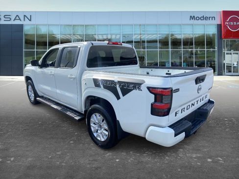 Used 2023 Nissan Frontier SV w/ Technology Package AWD/4WD image 10