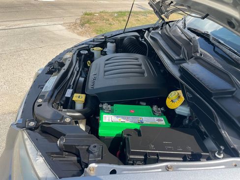 Used 2019 Dodge Grand Caravan SXT image 9