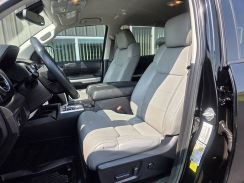 Used 2021 Toyota Tundra SR5 w/ SR5 Leather Package AWD/4WD image 20
