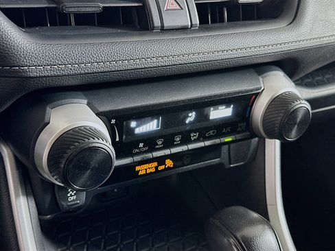 Used 2020 Toyota RAV4 LE image 22