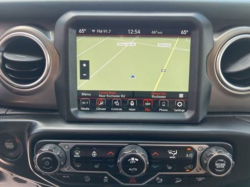 Used 2020 Jeep Wrangler Unlimited Rubicon w/ Dual Top Group AWD/4WD image 26