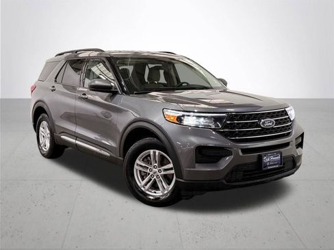 Used 2022 Ford Explorer XLT image 7