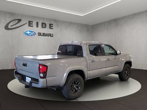Used 2021 Toyota Tacoma SR5 AWD/4WD image 13